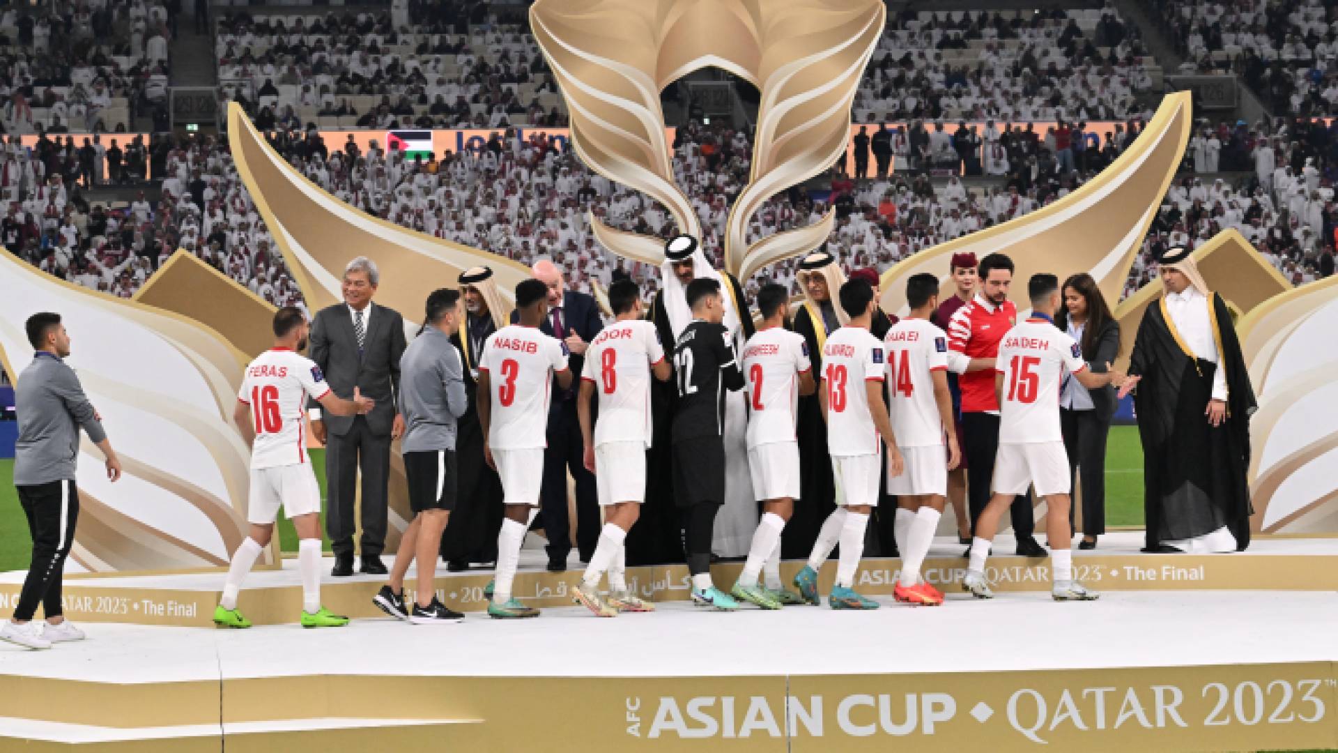 تتويج نشامى المنتخب الوطني كوصيف بطل كأس آسيا