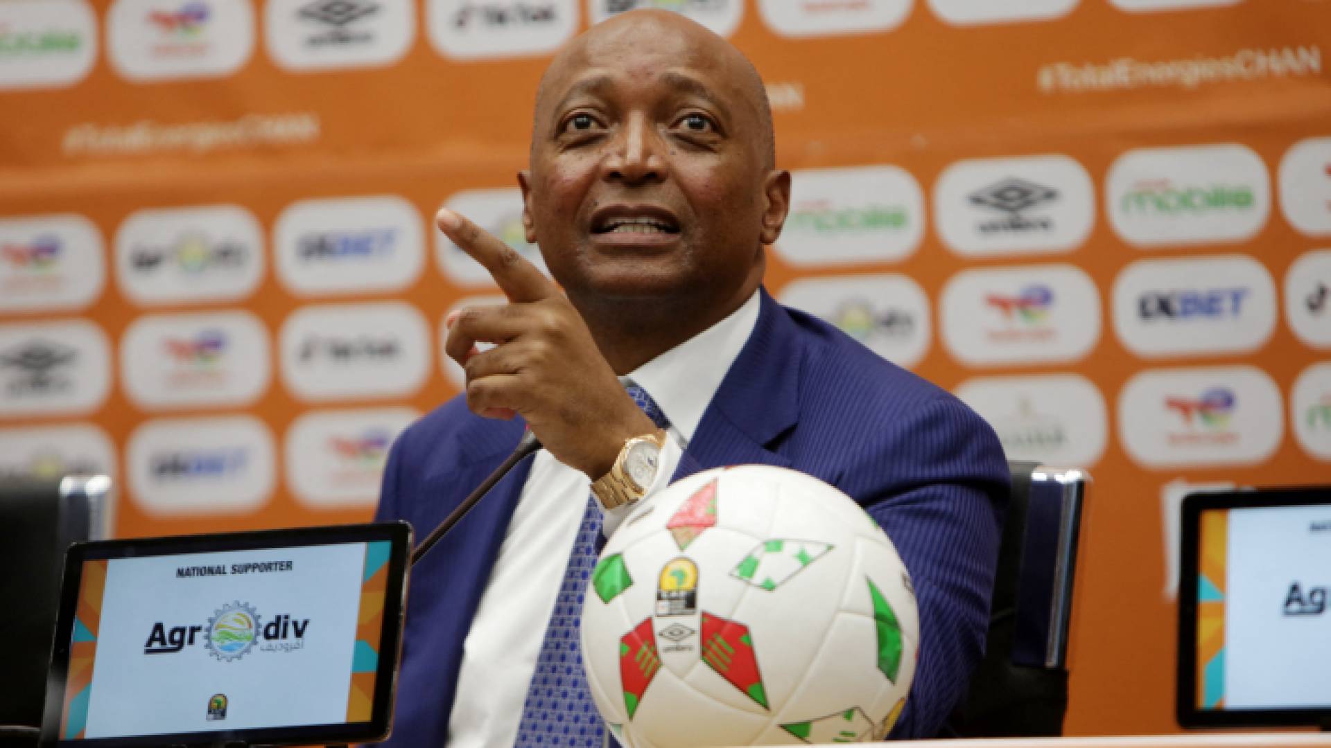 رئيس الاتحاد الأفريقي لكرة القدم باتريس موتسيبي