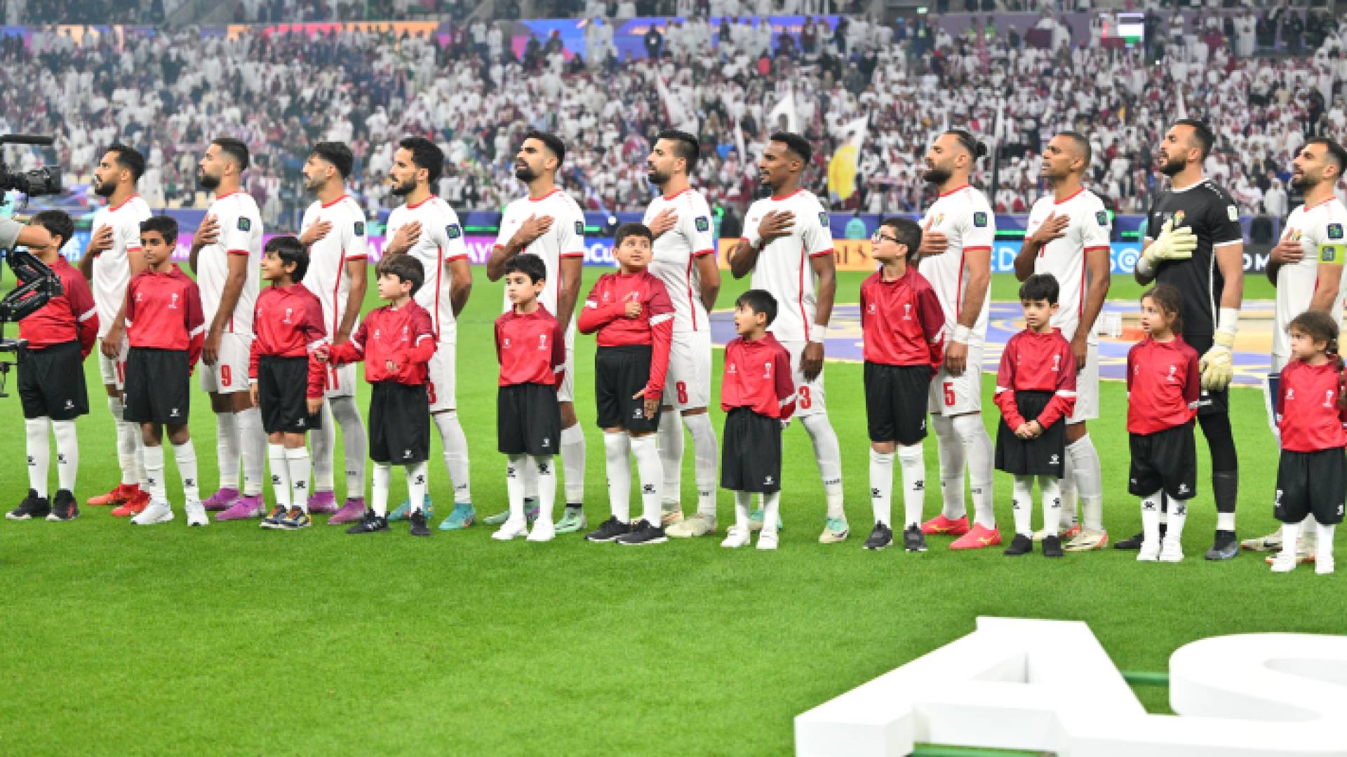 لاعبو المنتخب الوطني لكرة القدم