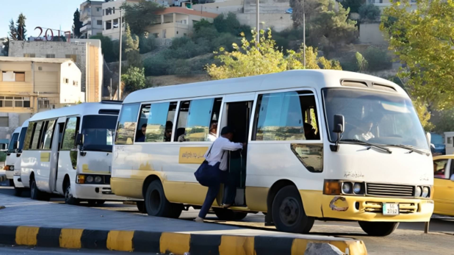 باصات نقل عام