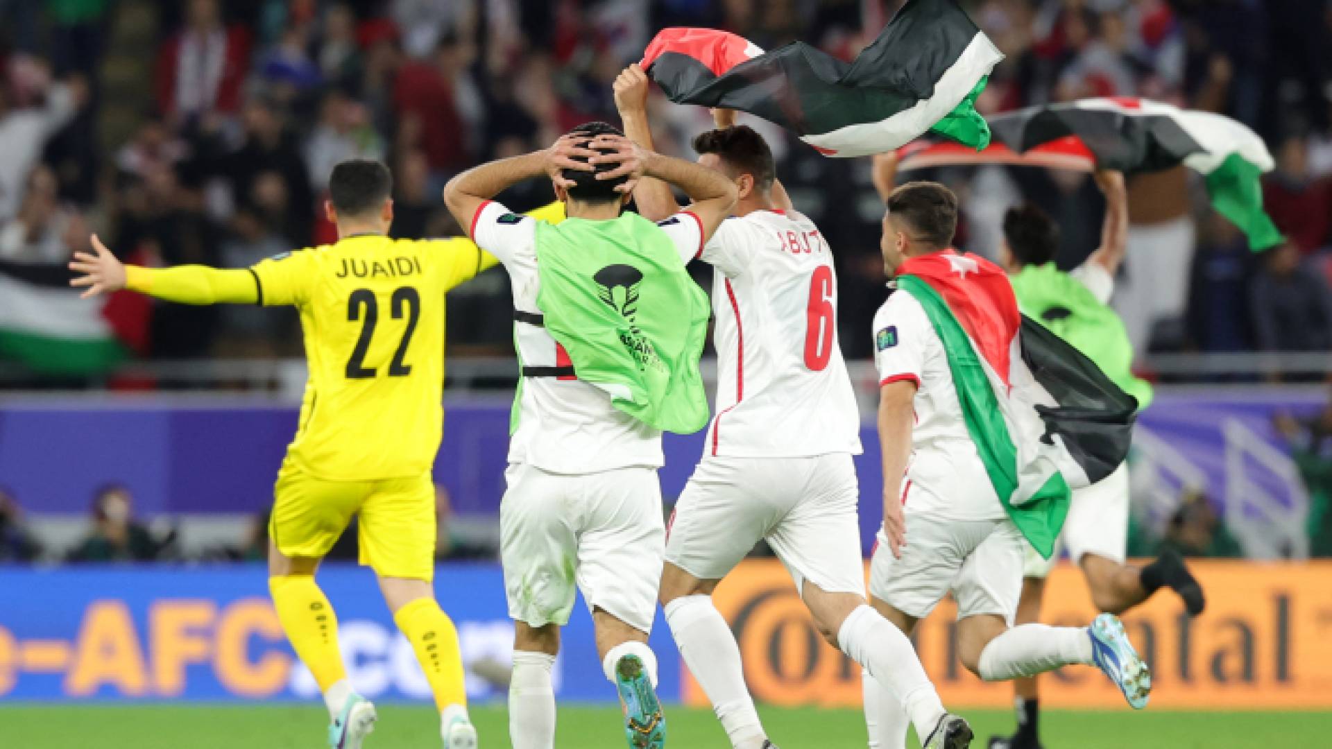 لحظة إحراز النشامى هدف التعادل في مرمى قطر خلال نهائي كأس آسيا 2023