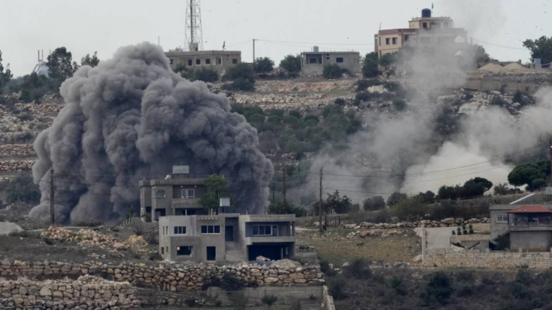 غارات عنيفة على مناطق في جنوب لبنان