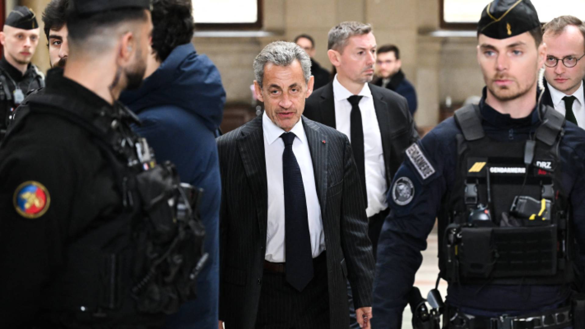 الرئيس الفرنسي الأسبق نيكولا ساركوزي لمدة عام