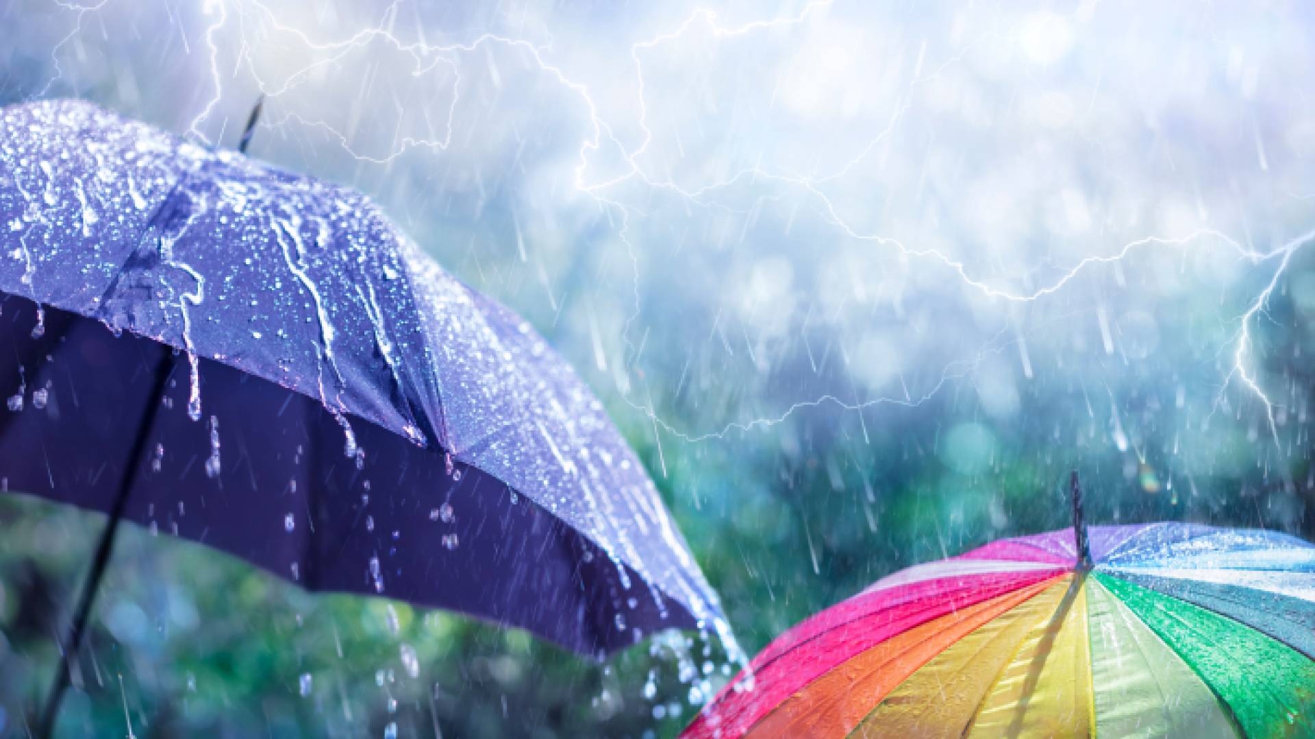 ارتفاع منسوب المياه في أحد الشوارع