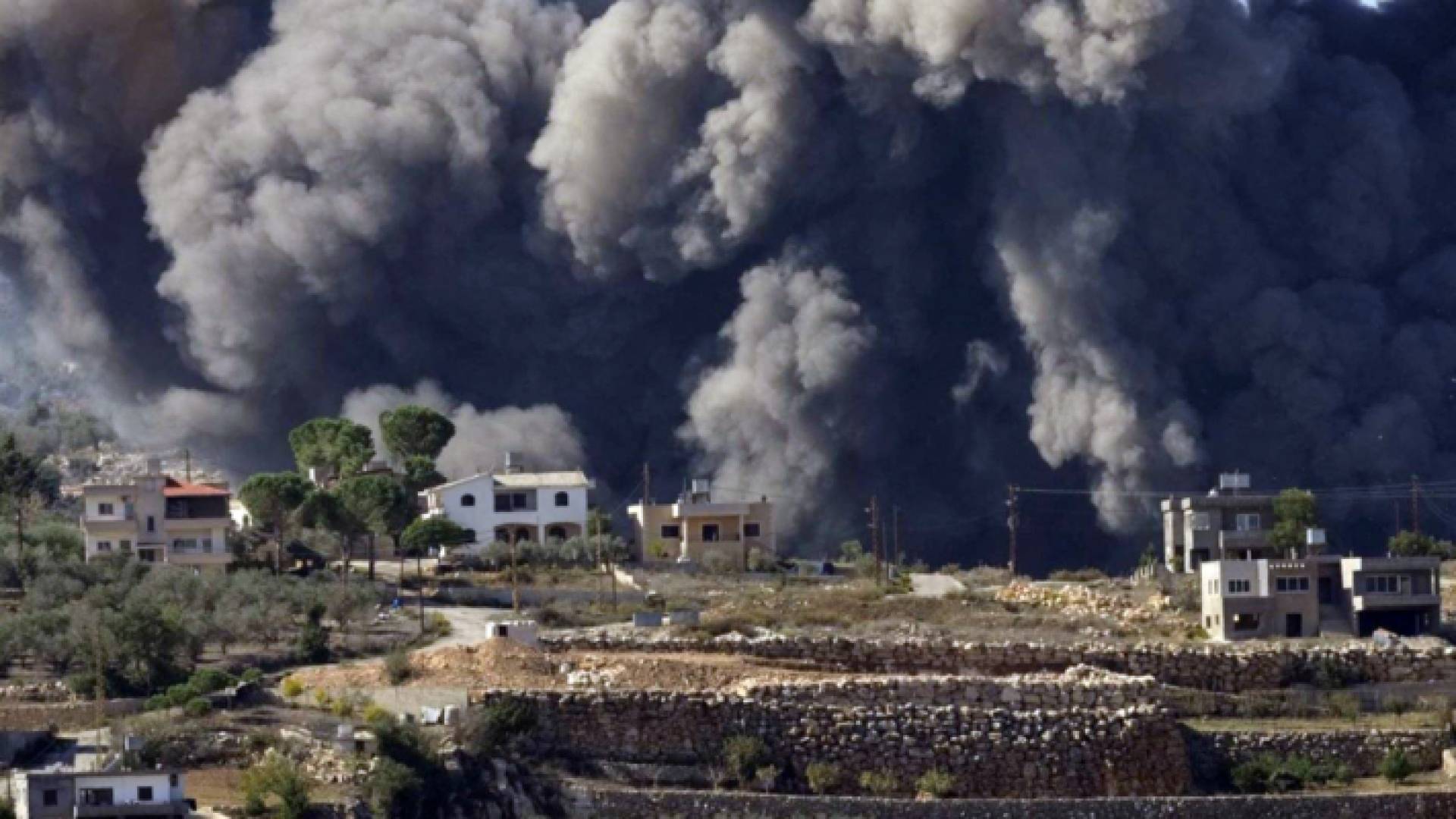 غارات عنيفة على جنوب لبنان