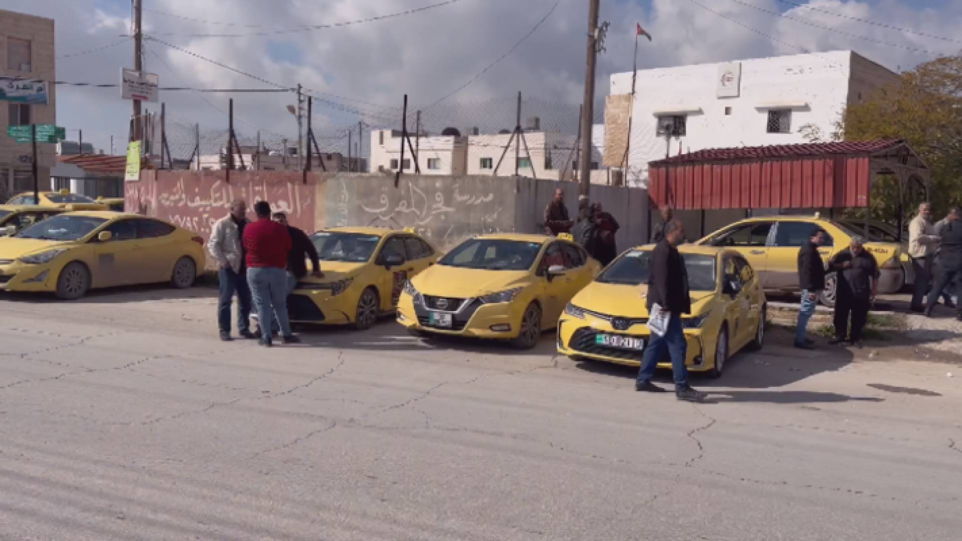 من اعتصام سائقي التكسي في المفرق