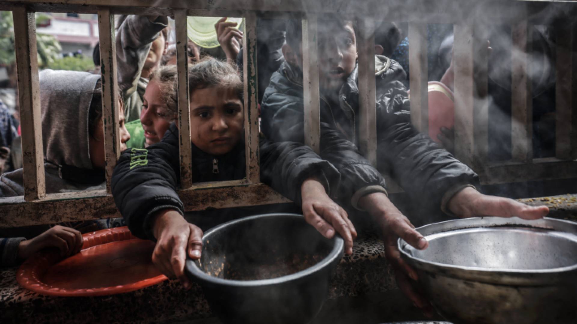 صغار في غزة