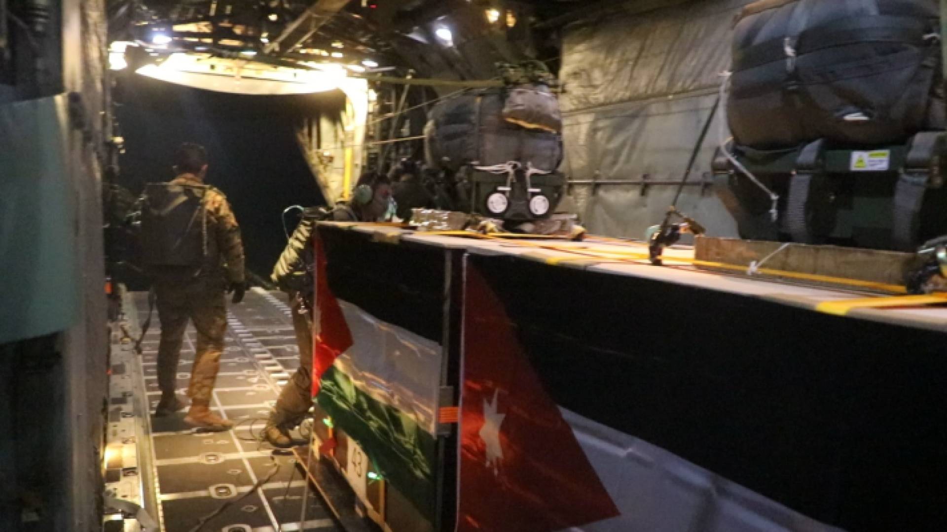 الانزال الثاني عشر للقوات المسلحة الأردنية على قطاع غزة