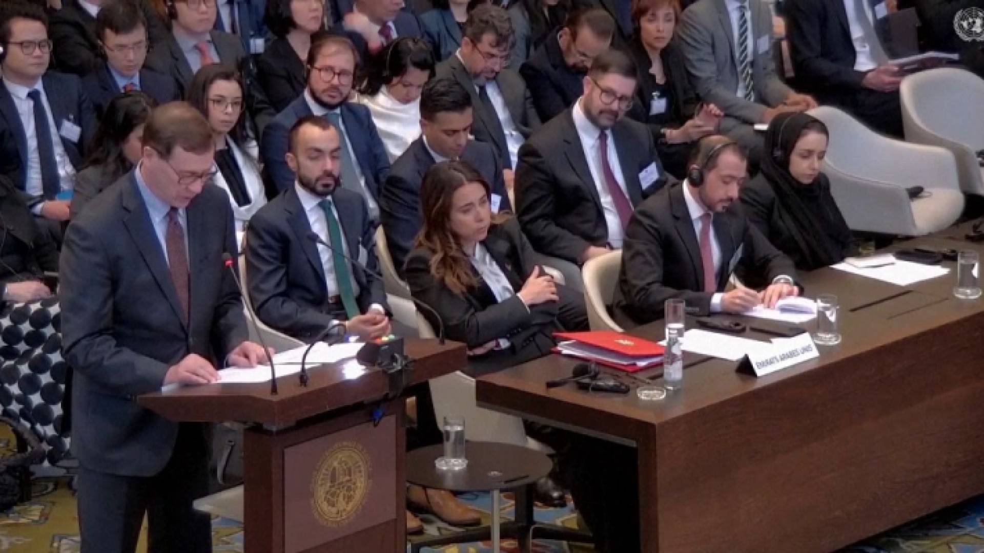 ممثل الولايات المتحدة أمام محكمة العدل الدولية ريتشارد فيسيك