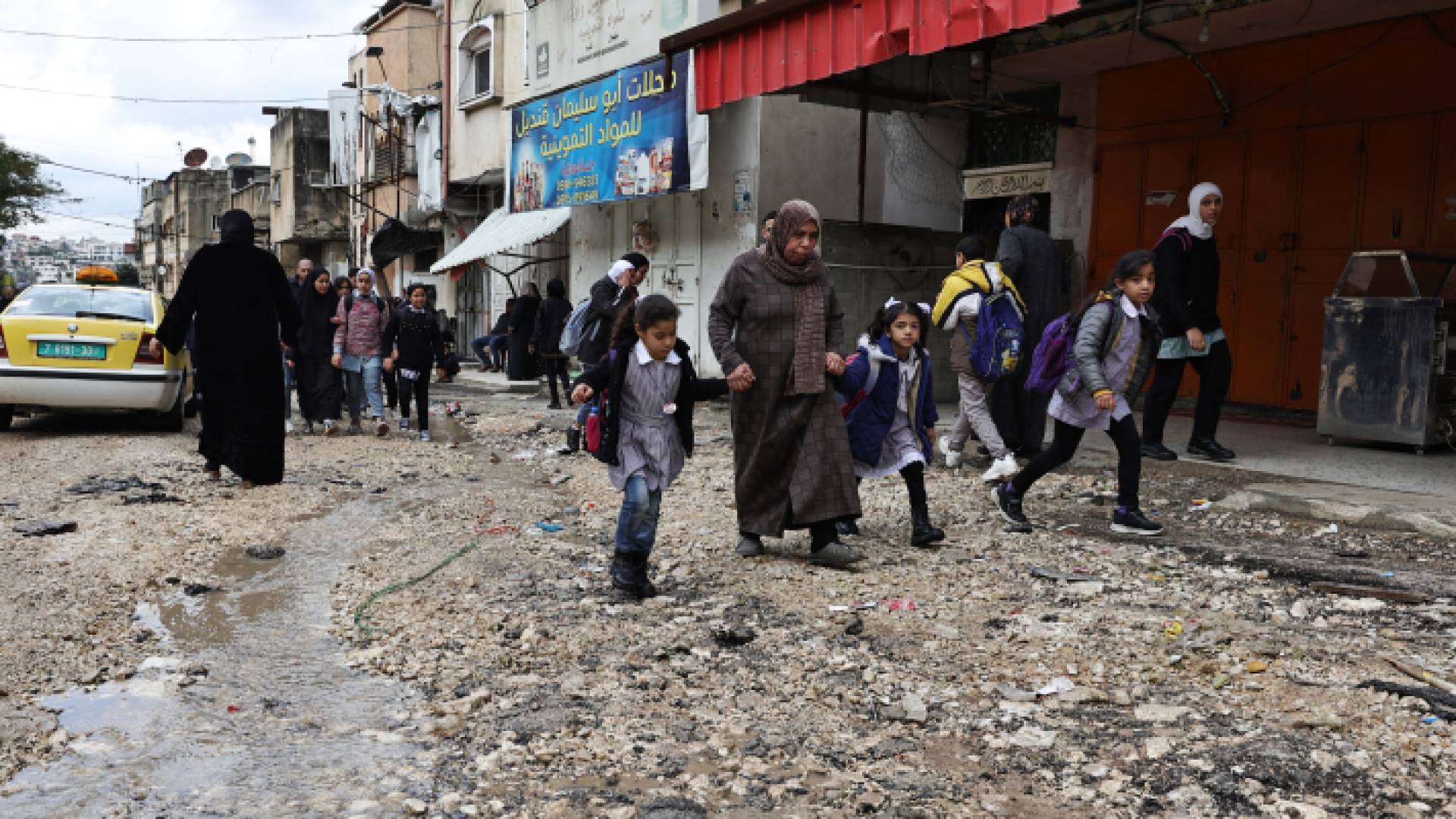 طلبة مدارس في غزة