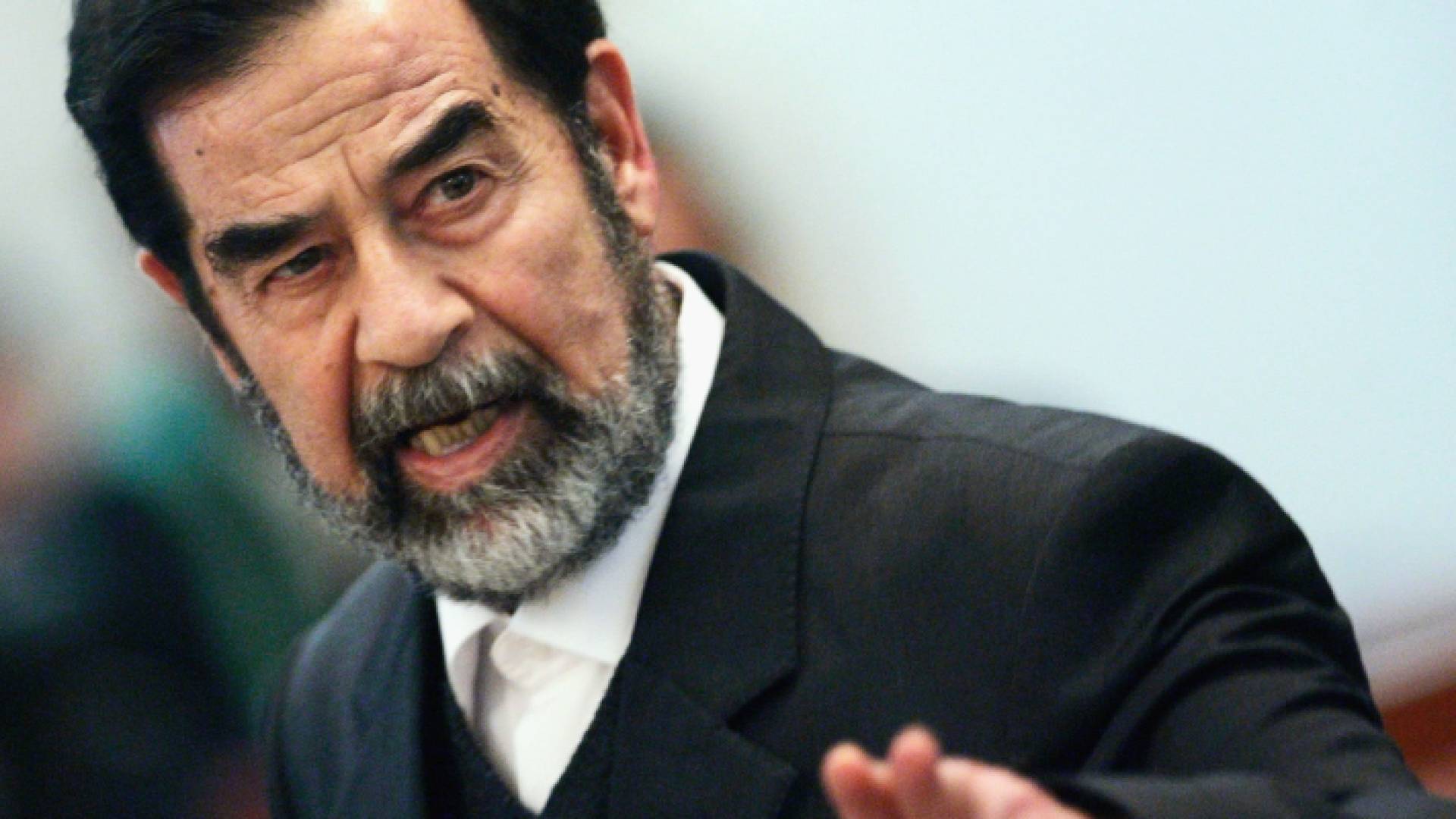 الرئيس العراقي السابق صدام حسين