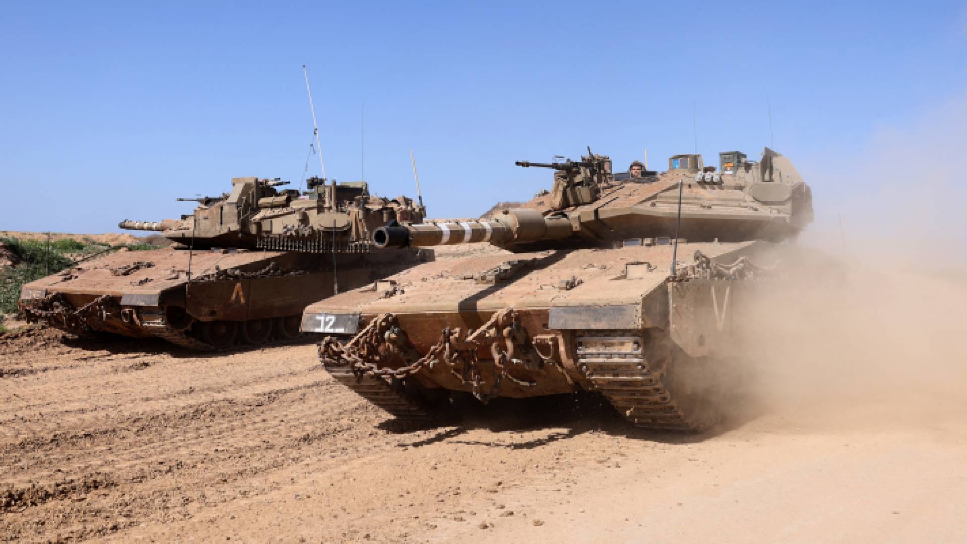 دبابات الاحتلال