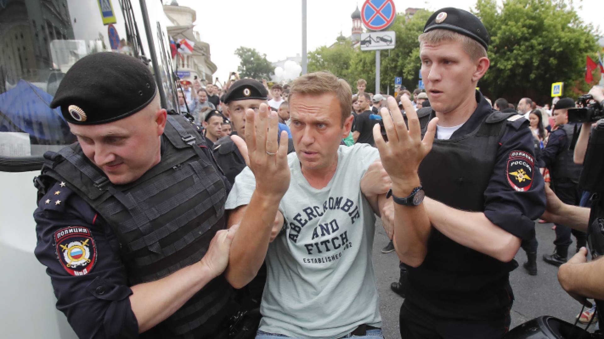 أثناء اعتقال سابق لنافالني