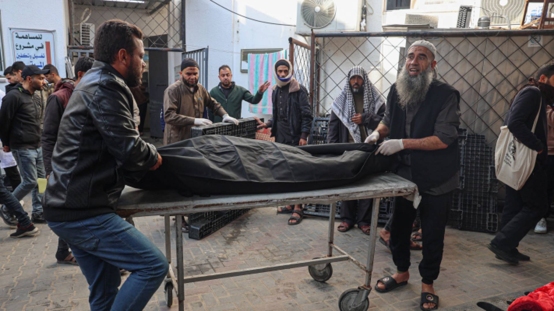 شهيد بمستشفى النجار في رفح