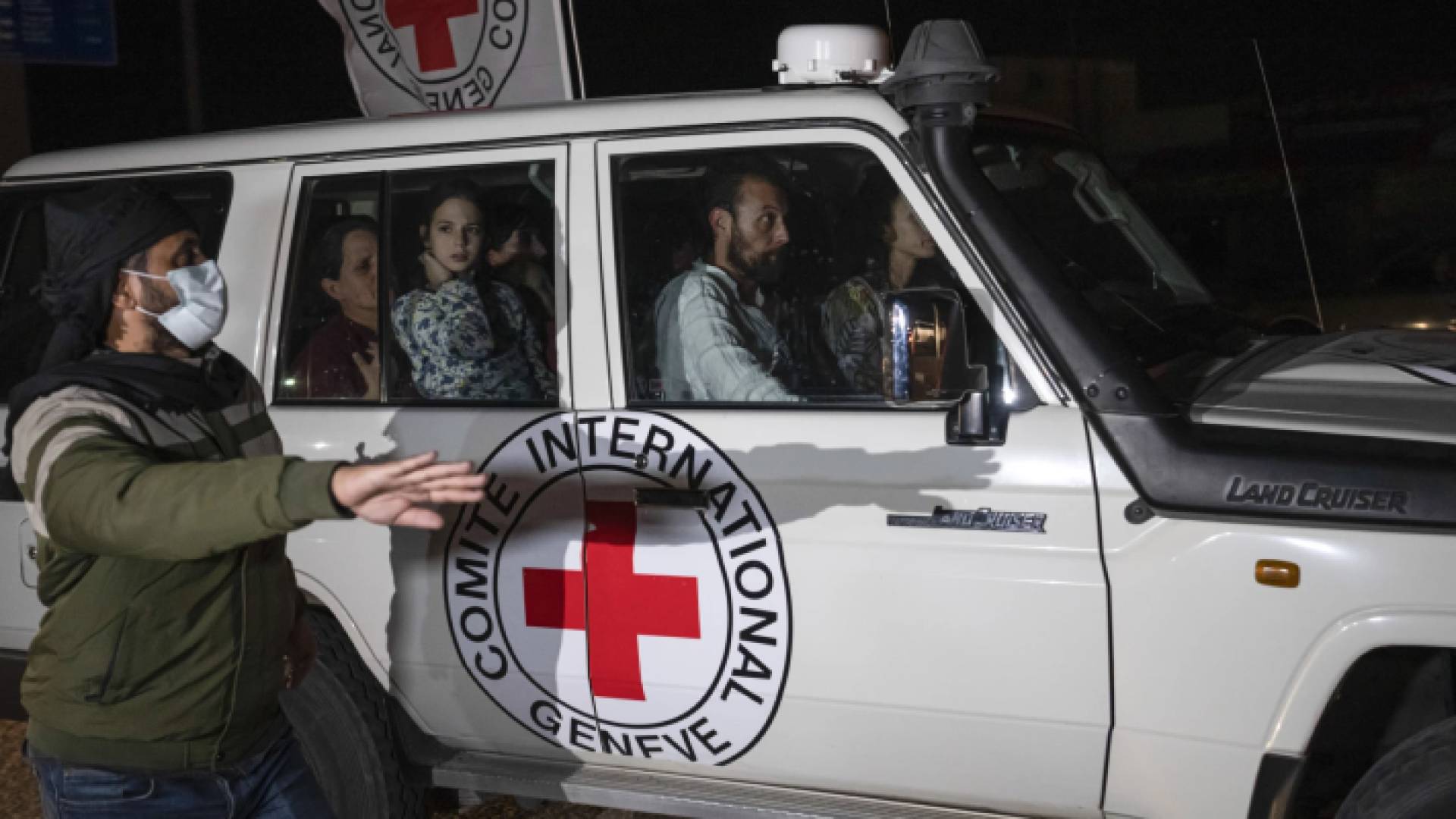 محتجزون أفرجت عنهم المقاومة في غزة خلال صفقة التبادل