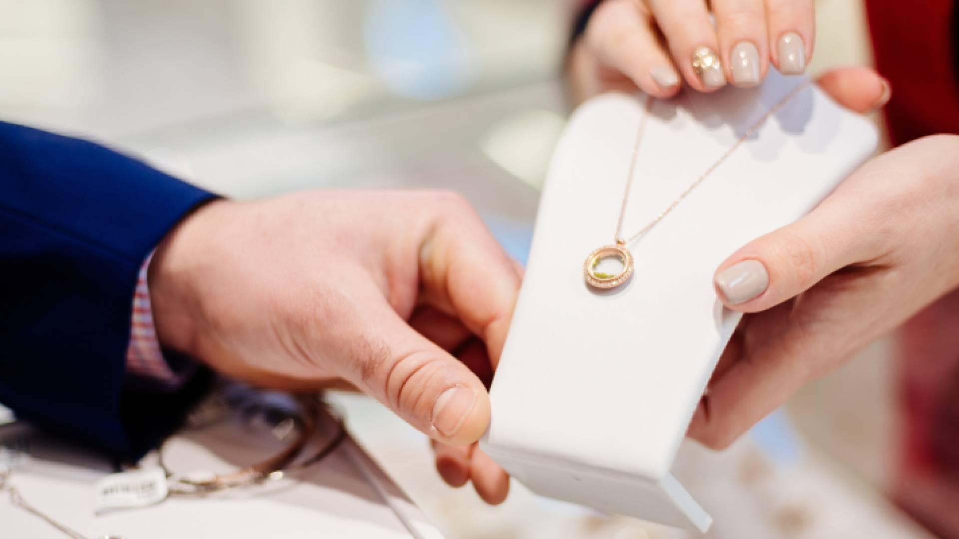 شراء ذهب - تعبيرية