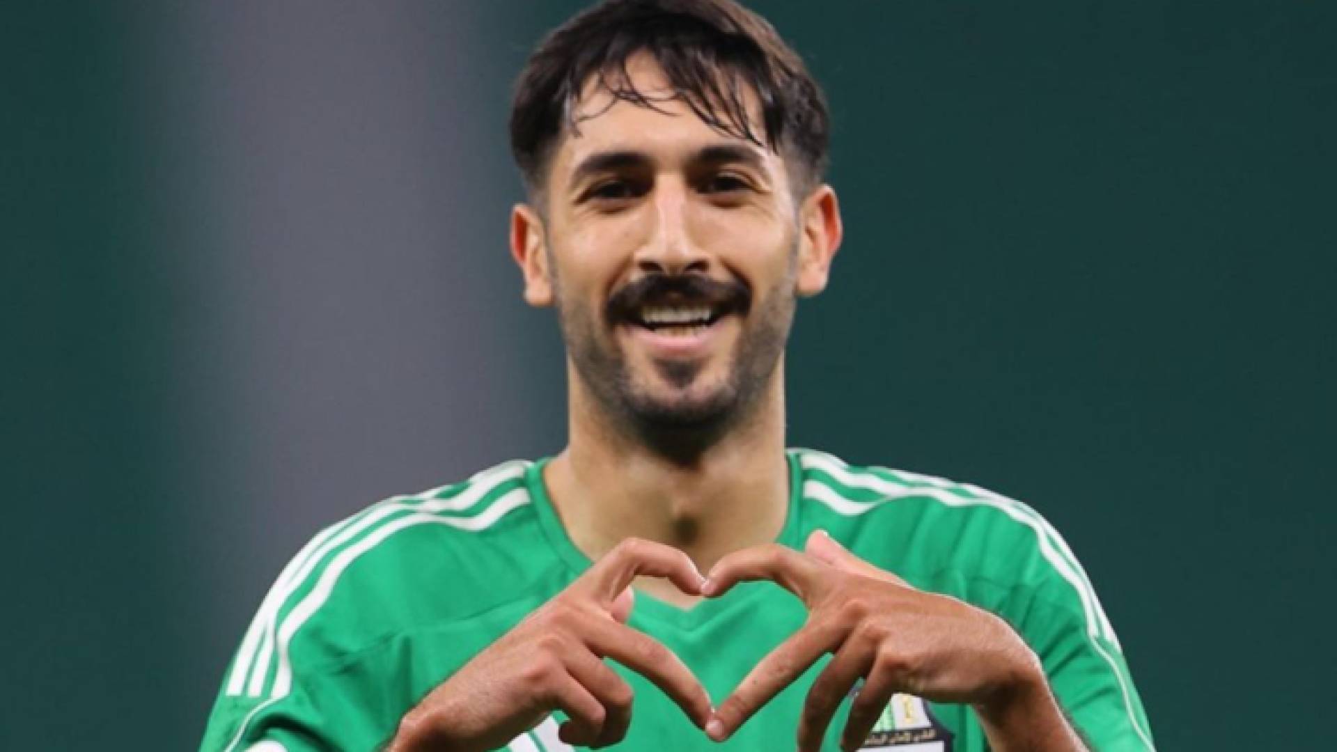 لاعب المنتخب الوطني لكرة القدم يزن النعيمات