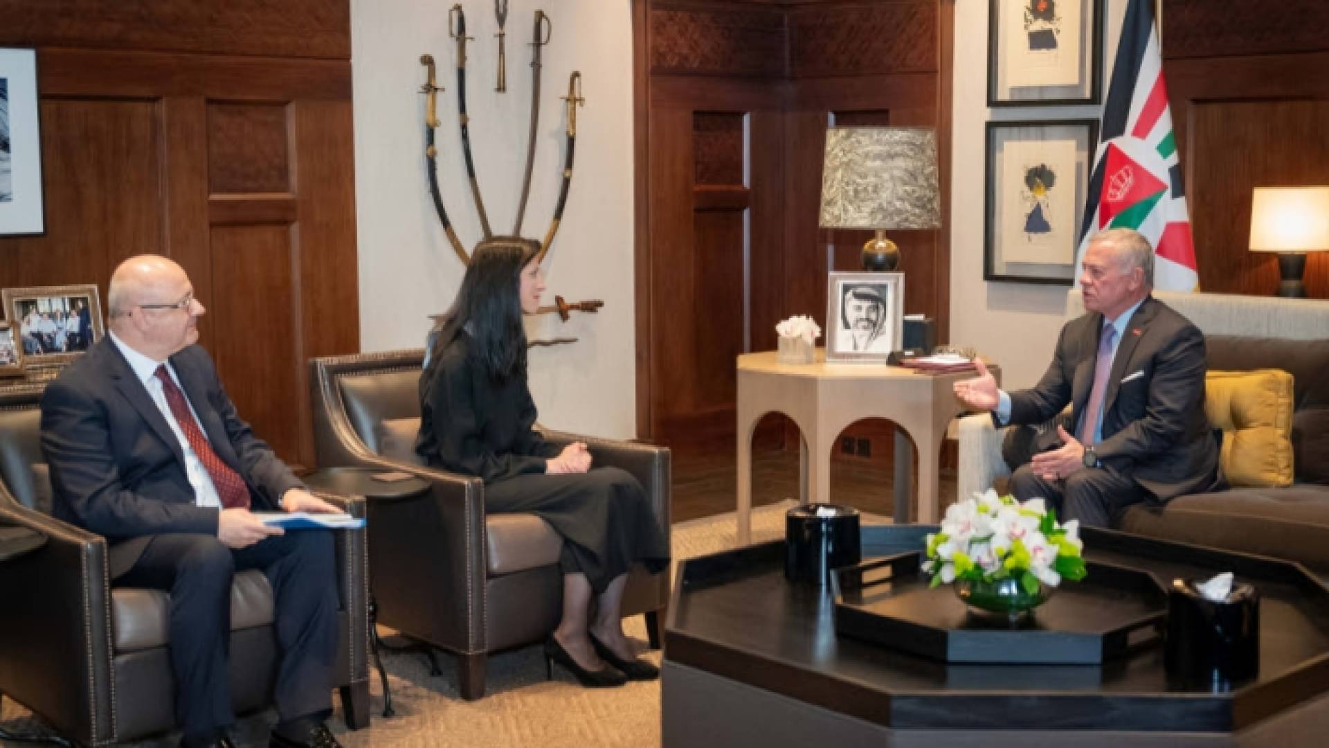 جلالة الملك عبدالله الثاني خلال ووزيرة الخارجية البلغارية ماريا غابرييل