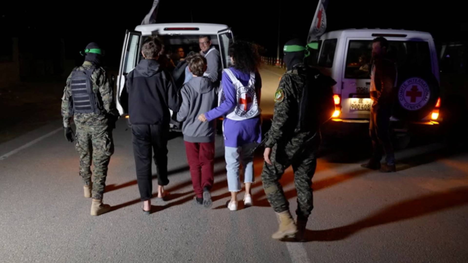 إطلاق محتجزين بغزة