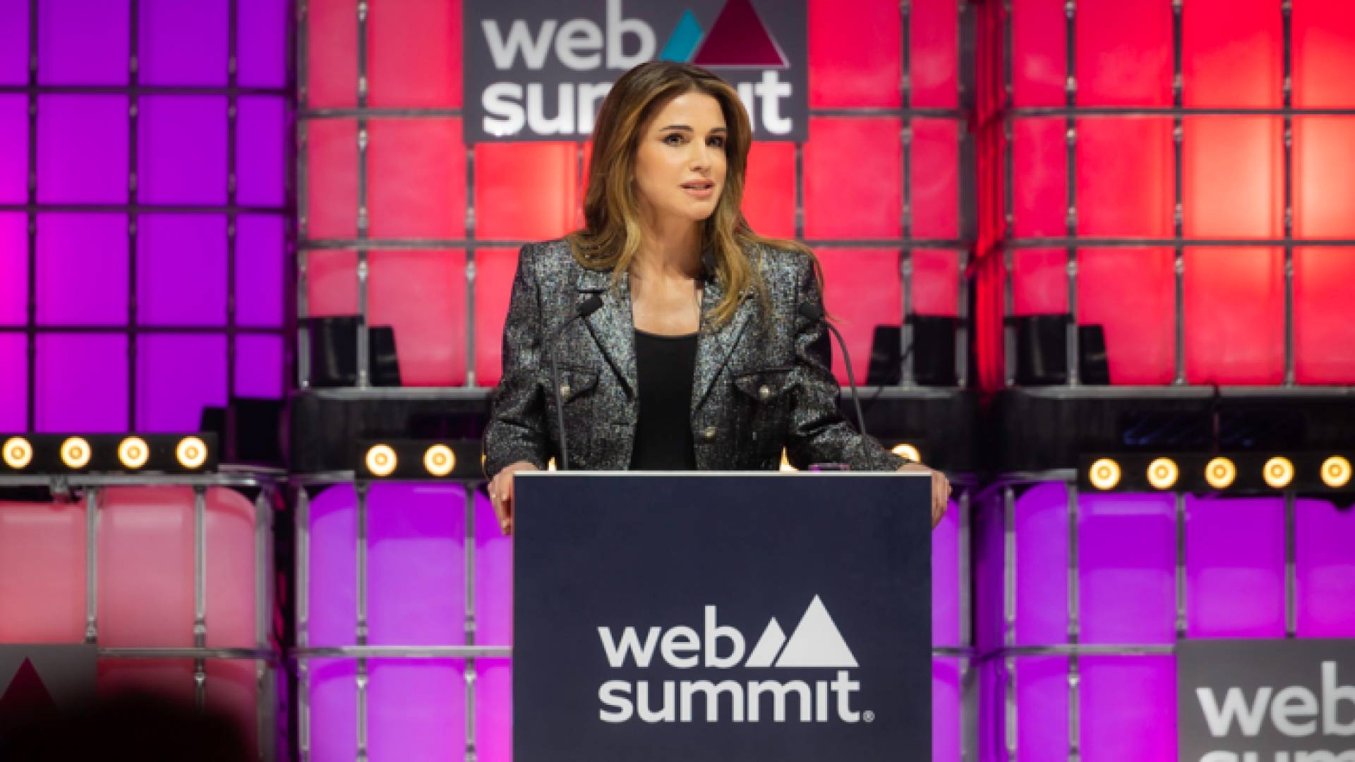 الملكة رانيا في قمة الويب