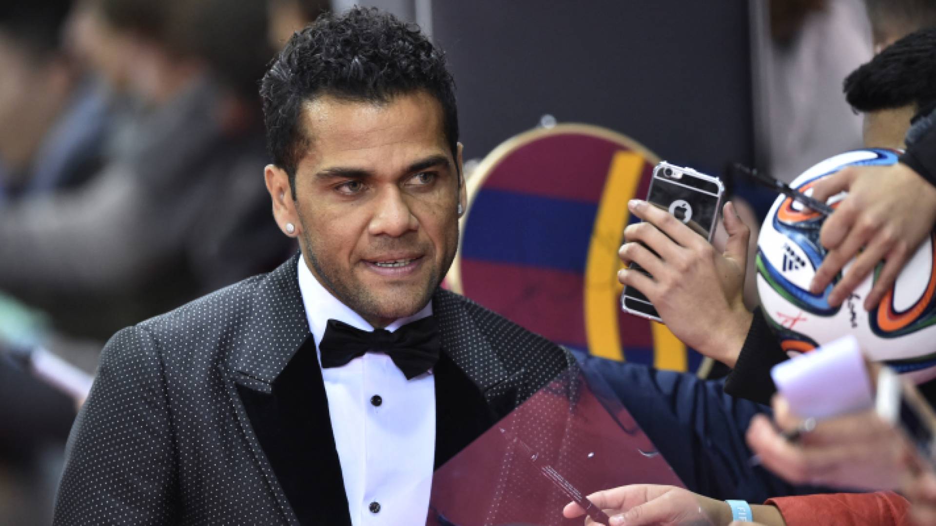 صورة سابقة لداني ألفيس في برشلونة