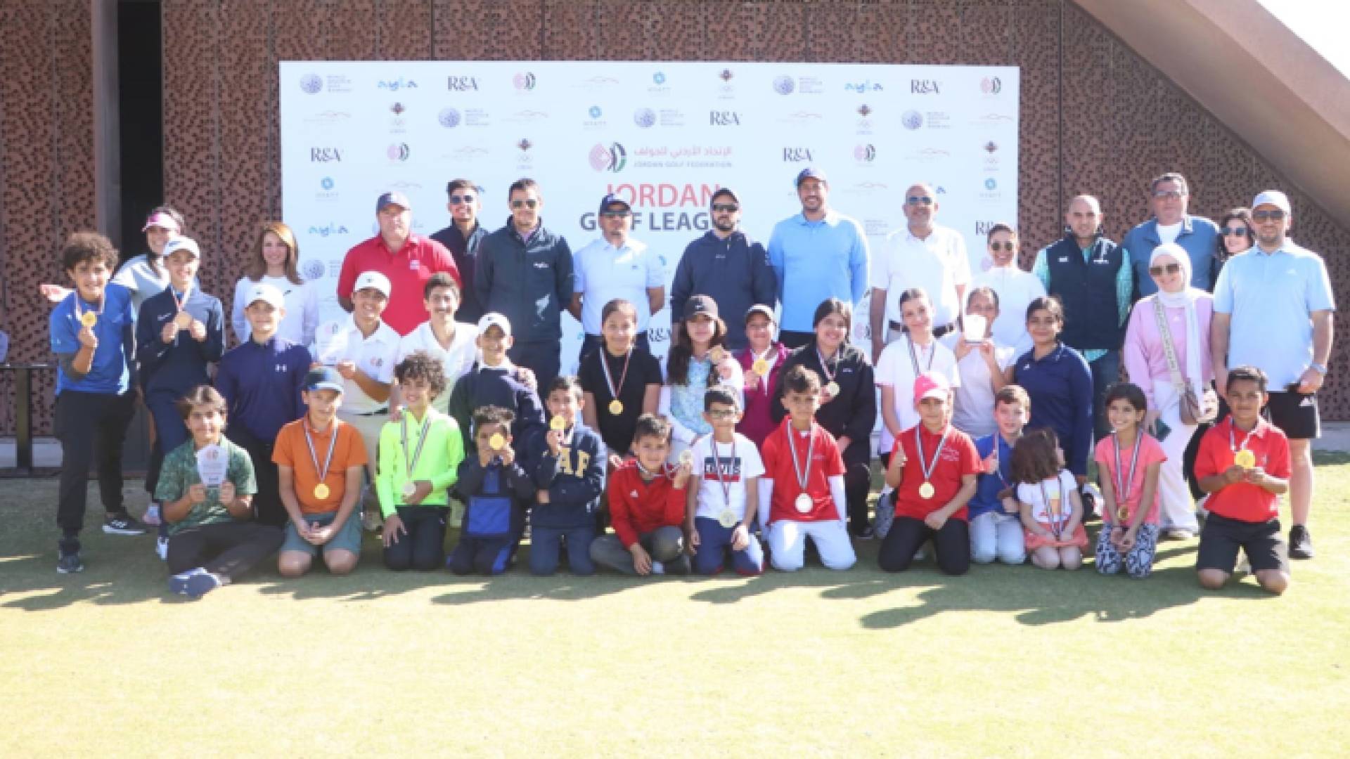 من المشاركين في البطولة