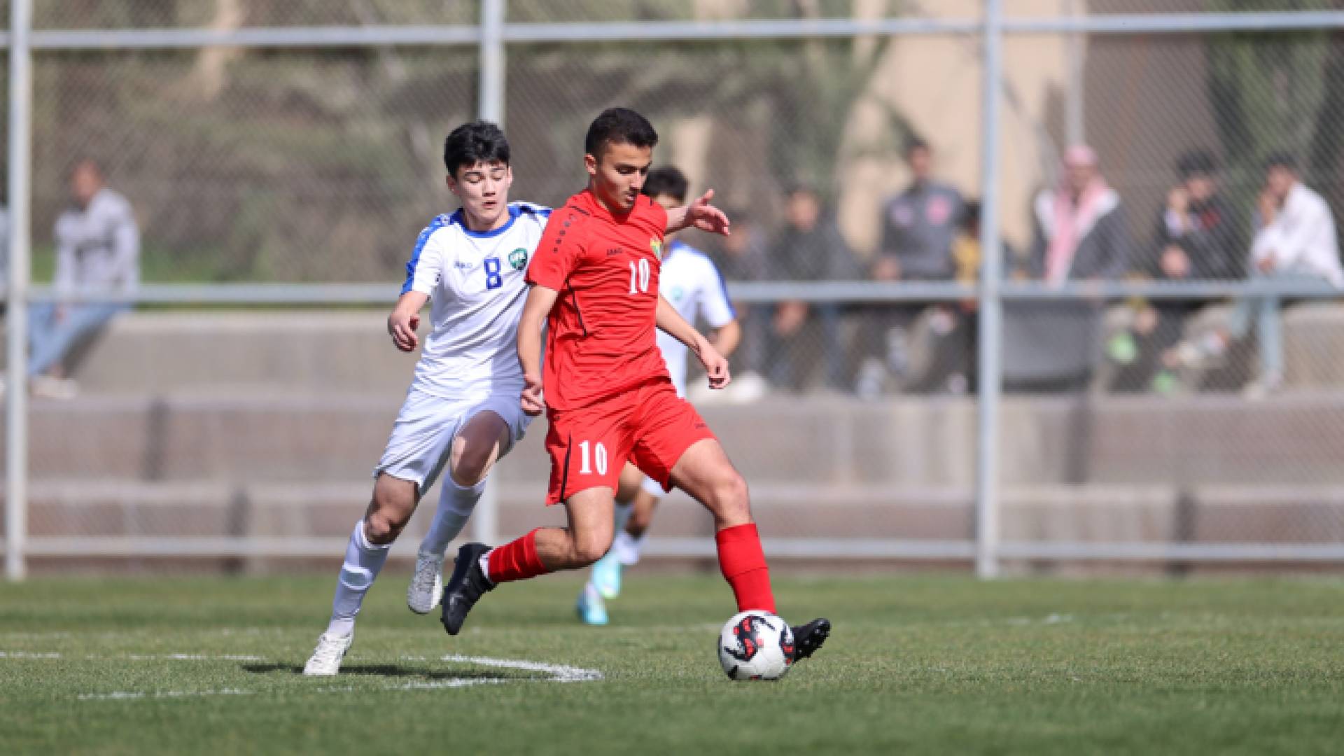 من مباراة المنتخب الوطني تحت 17 ونظيره الأوزبكي