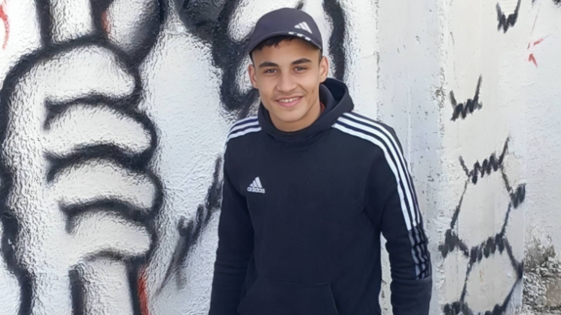 الشهيد مصطفى أبو شلبك 16 عاما