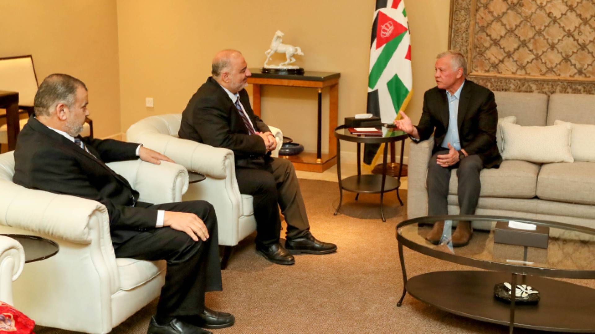 جانب من لقاء جلالة الملك مع وفد القائمة العربية الموحدة في الكنيست برئاسة النائب الدكتور منصور عباس