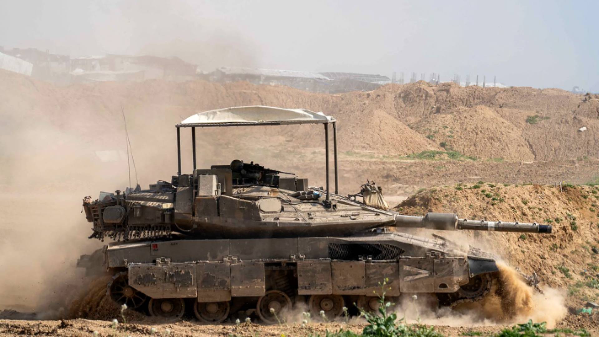 دبابة تابعة لجيش الاحتلال في قطاع غزة - AFP