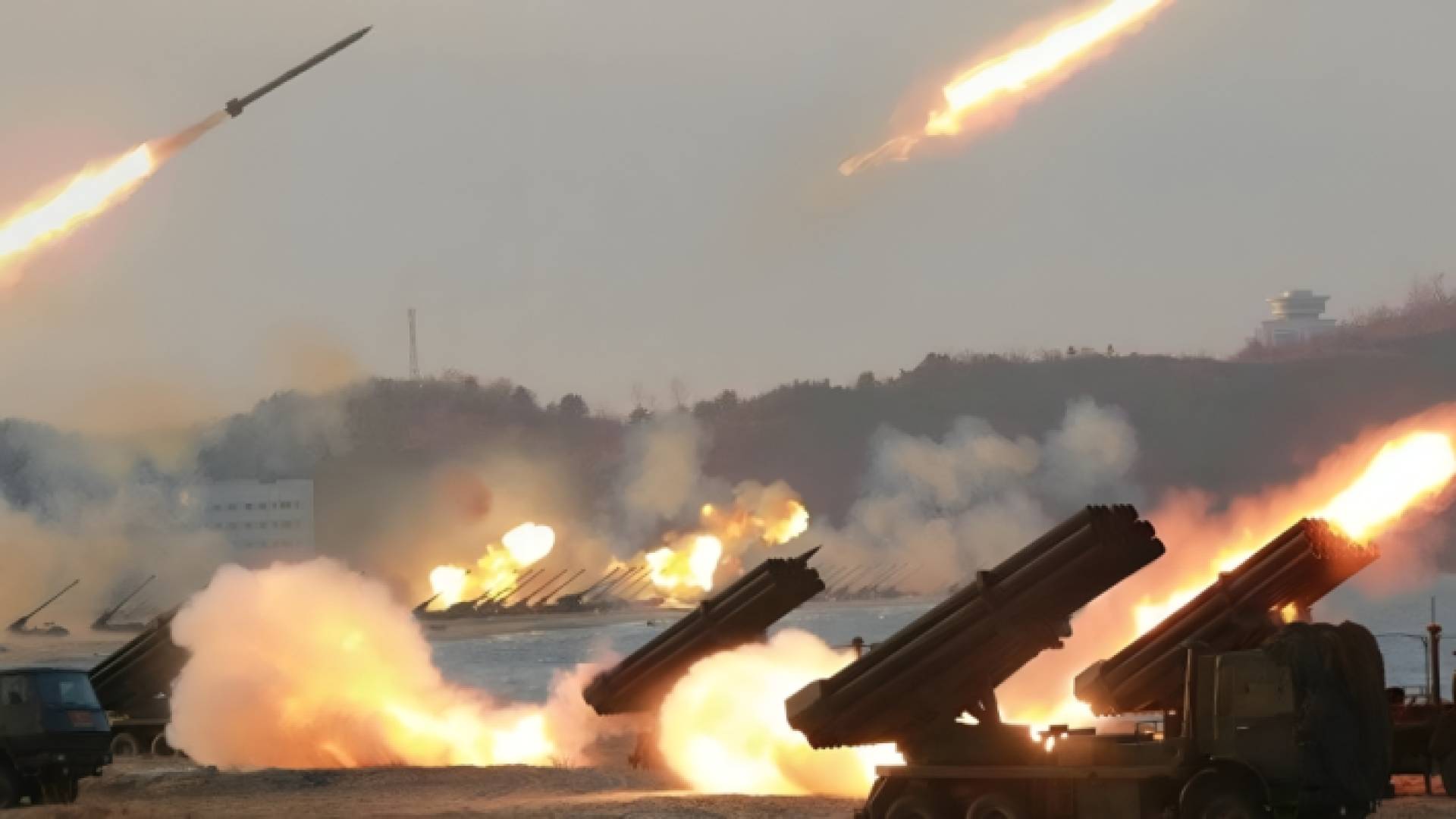 صواريخ باتجاه الأراضي الفلسطينية المحتلة