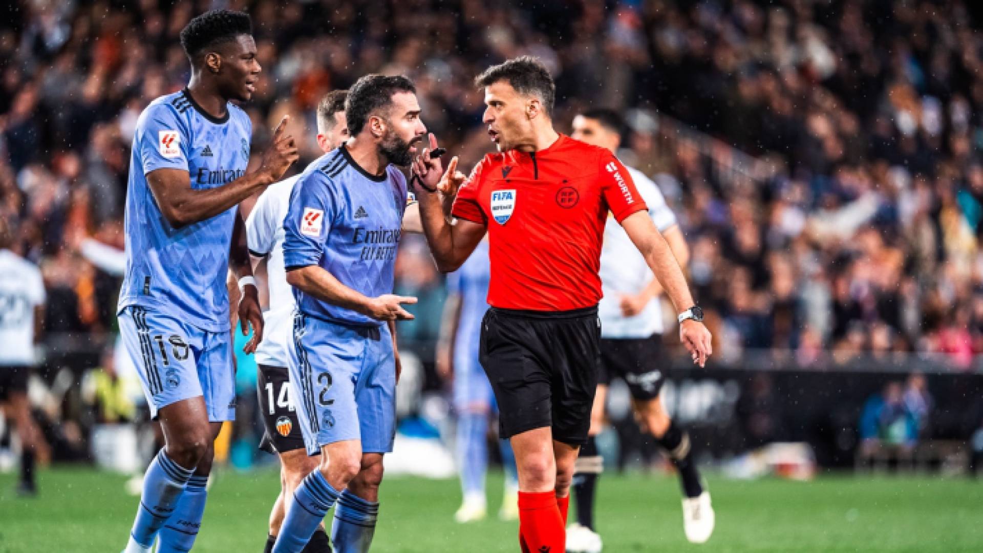 من مباراة ريال مدريد وفالنسيا