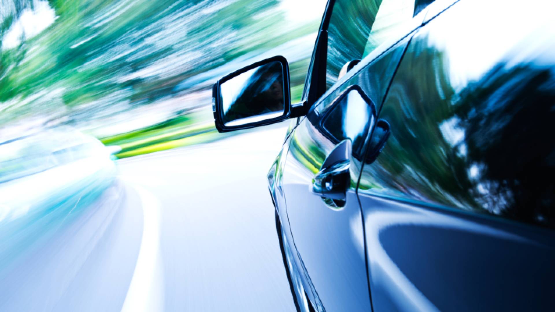 مركبة تسير بسرعة عالية