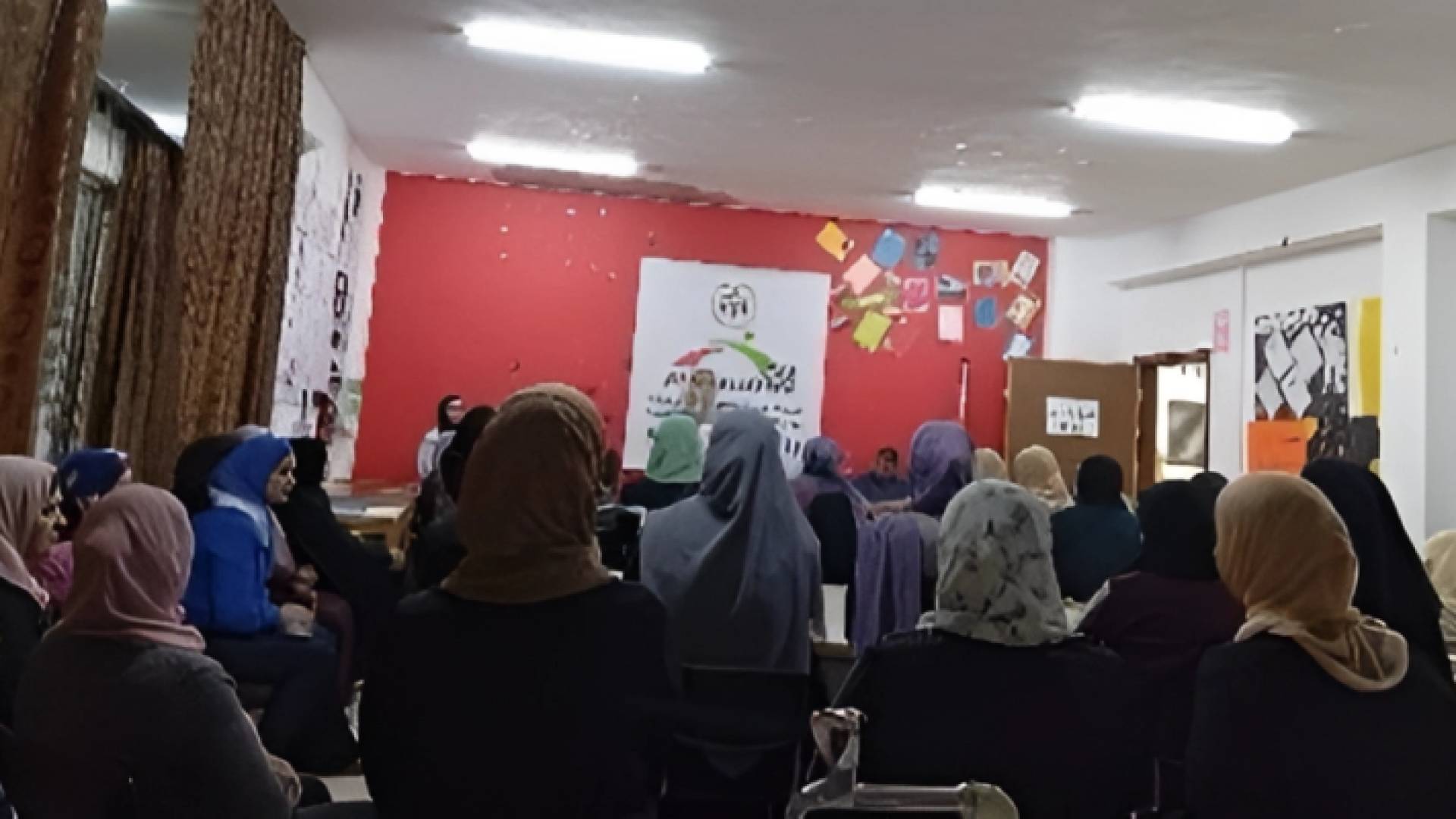 الصورة خلال الناشطات في مركز تنمية المجتمع المحلي/ النقب