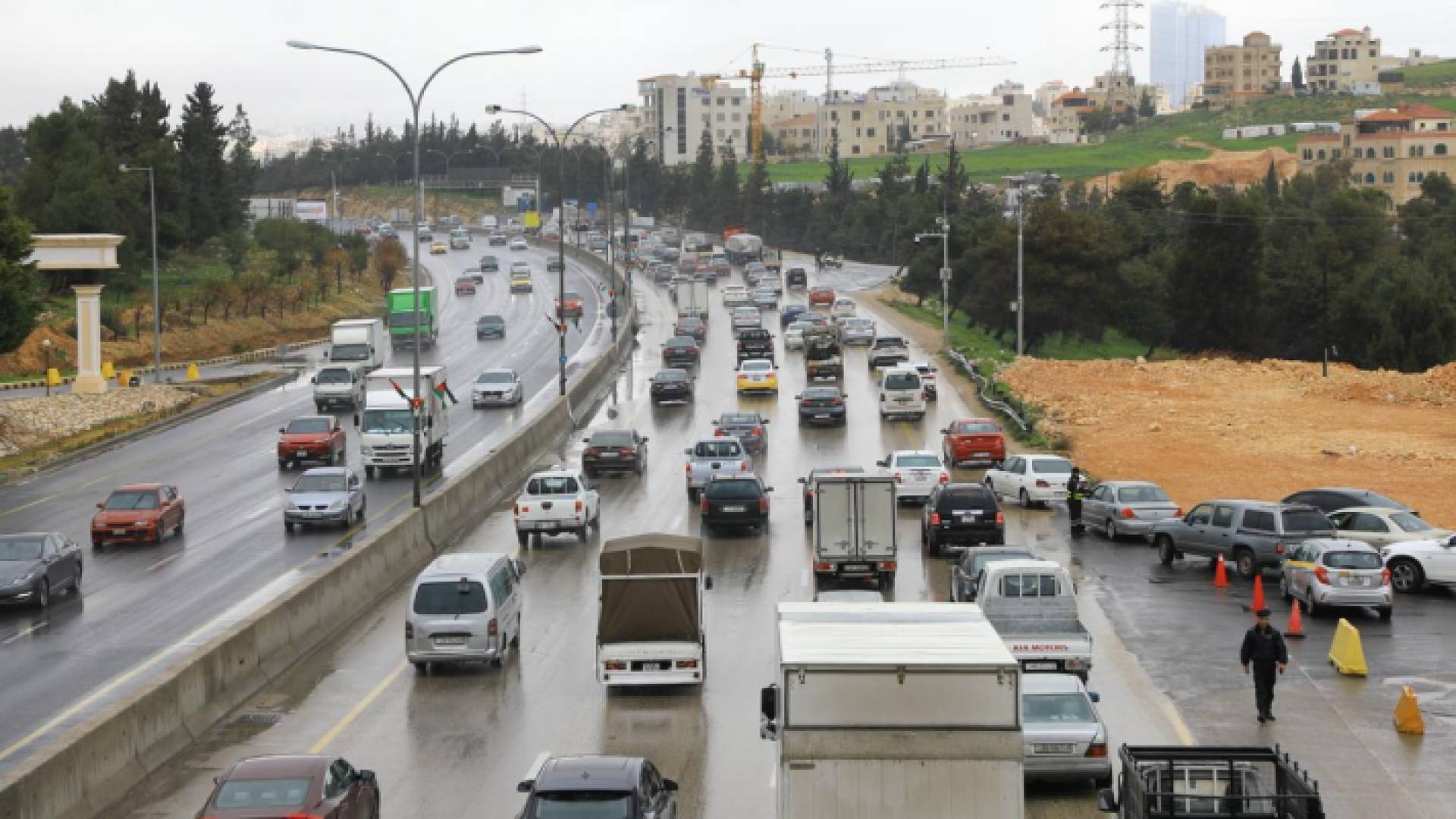 طريق المطار