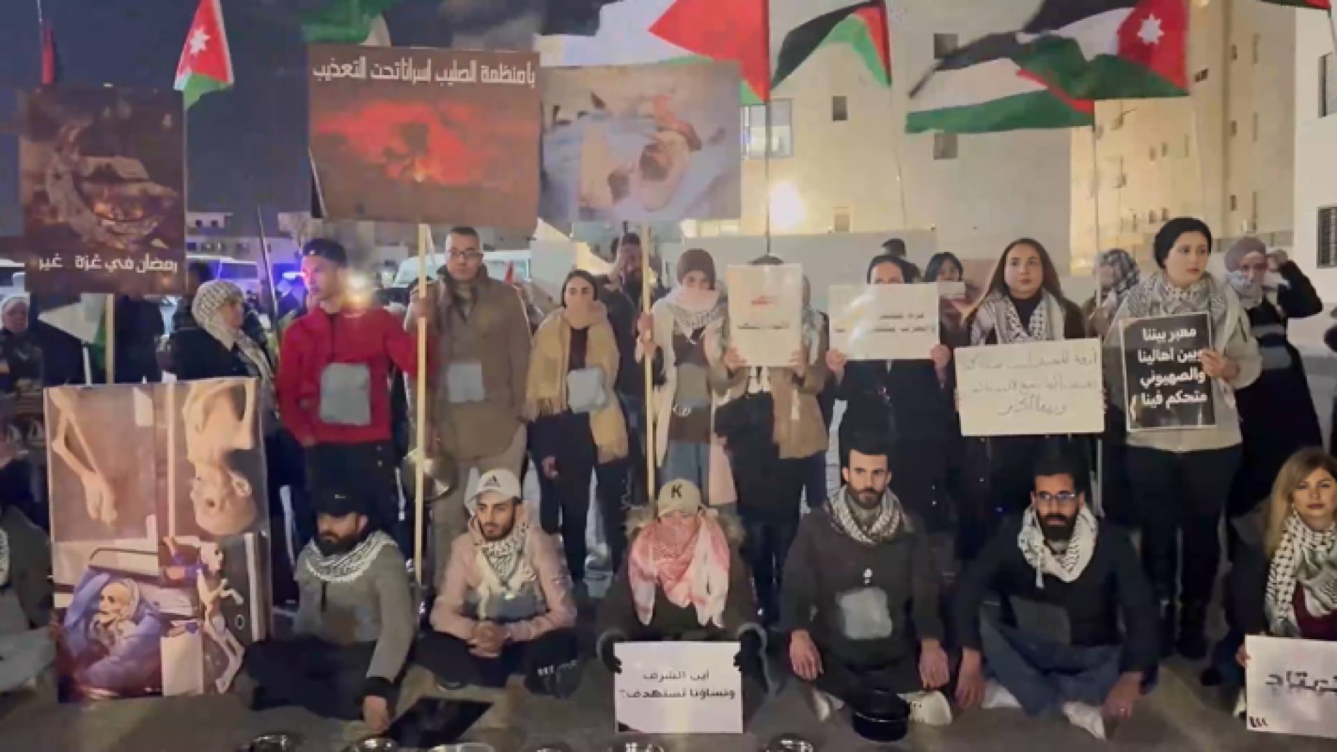 وقفة تضامنية صامتة في عمان