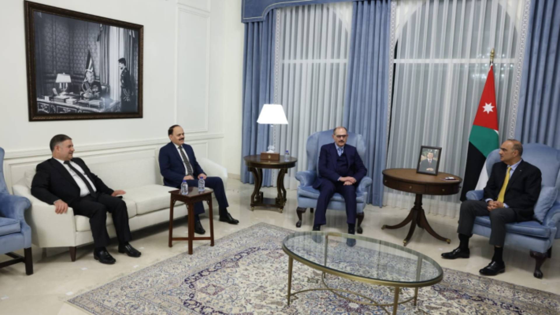 رئيس الوزراء بشر الخصاونة لدى استقباله رئيس المحكمة الاتحادية العليا العراقية جاسم عبود