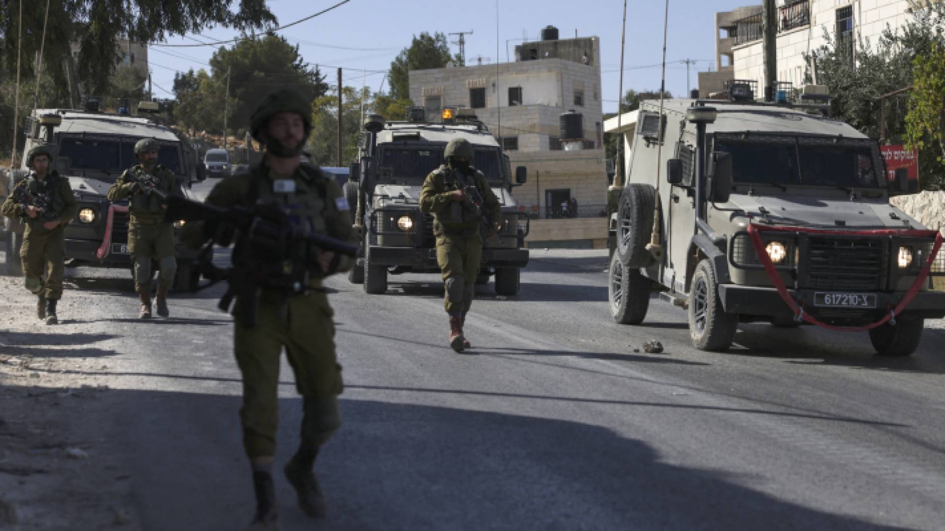 قوات الاحتلال خلال اقتحام مدن فلسطينية