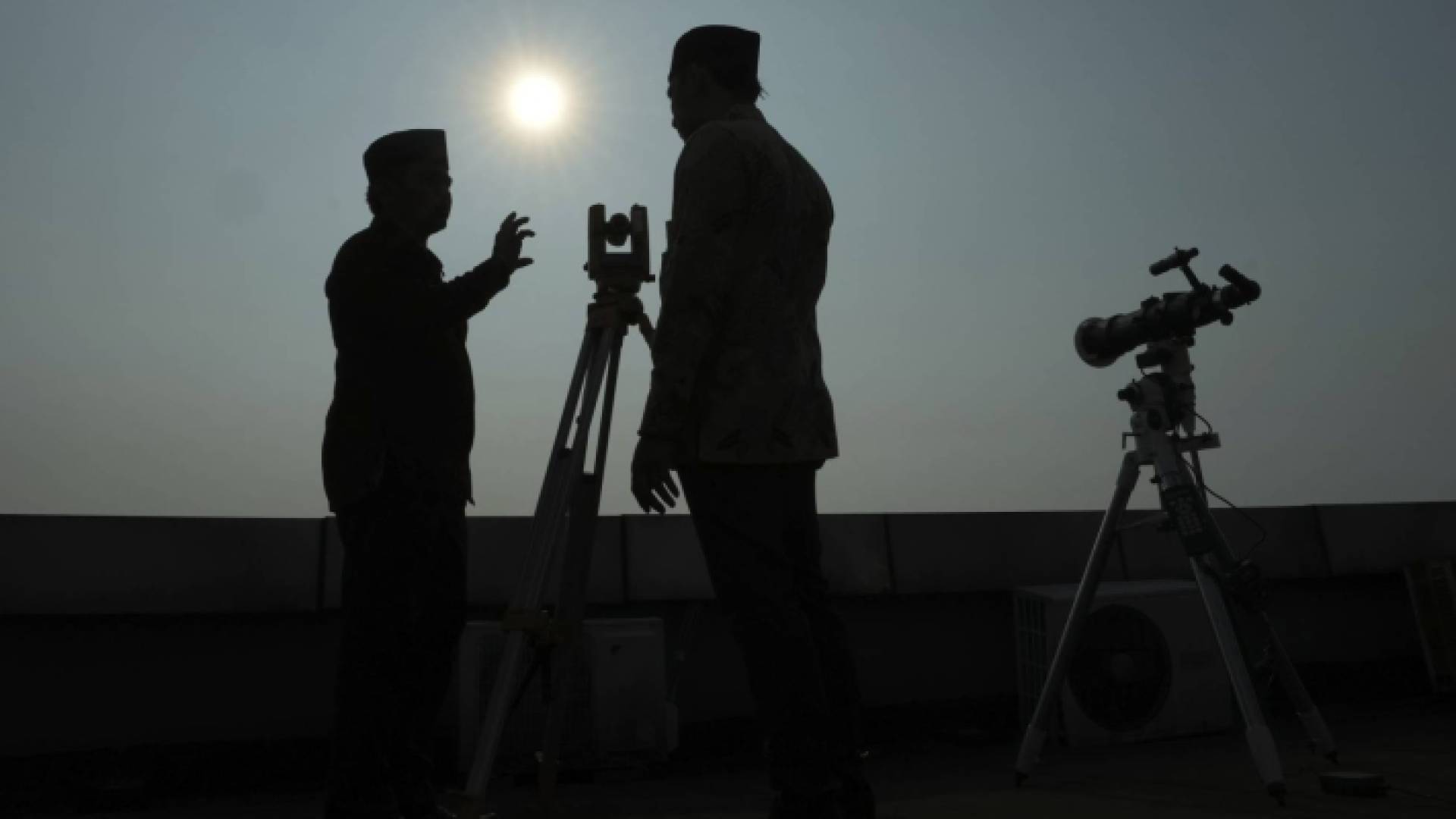 تحري هلال رمضان