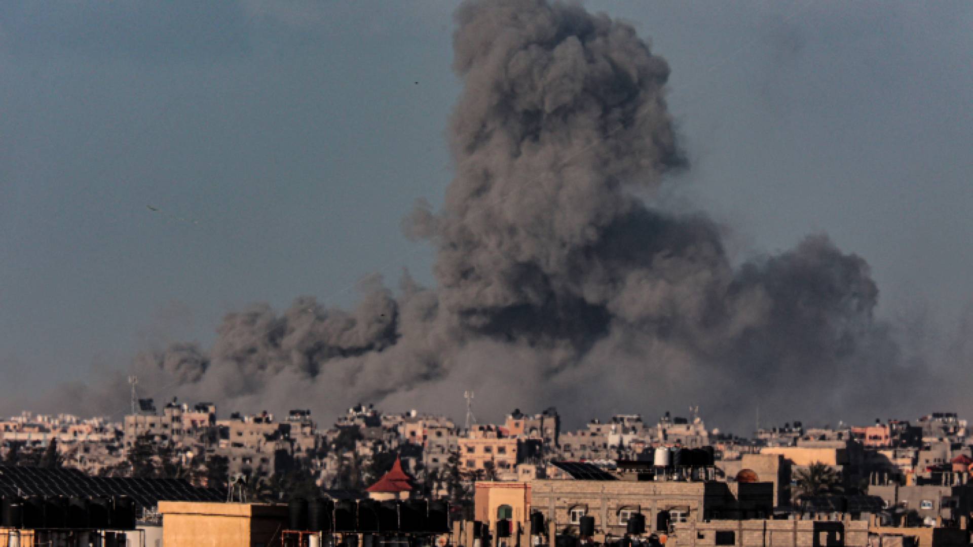 قصف عنيف على قطاع غزة