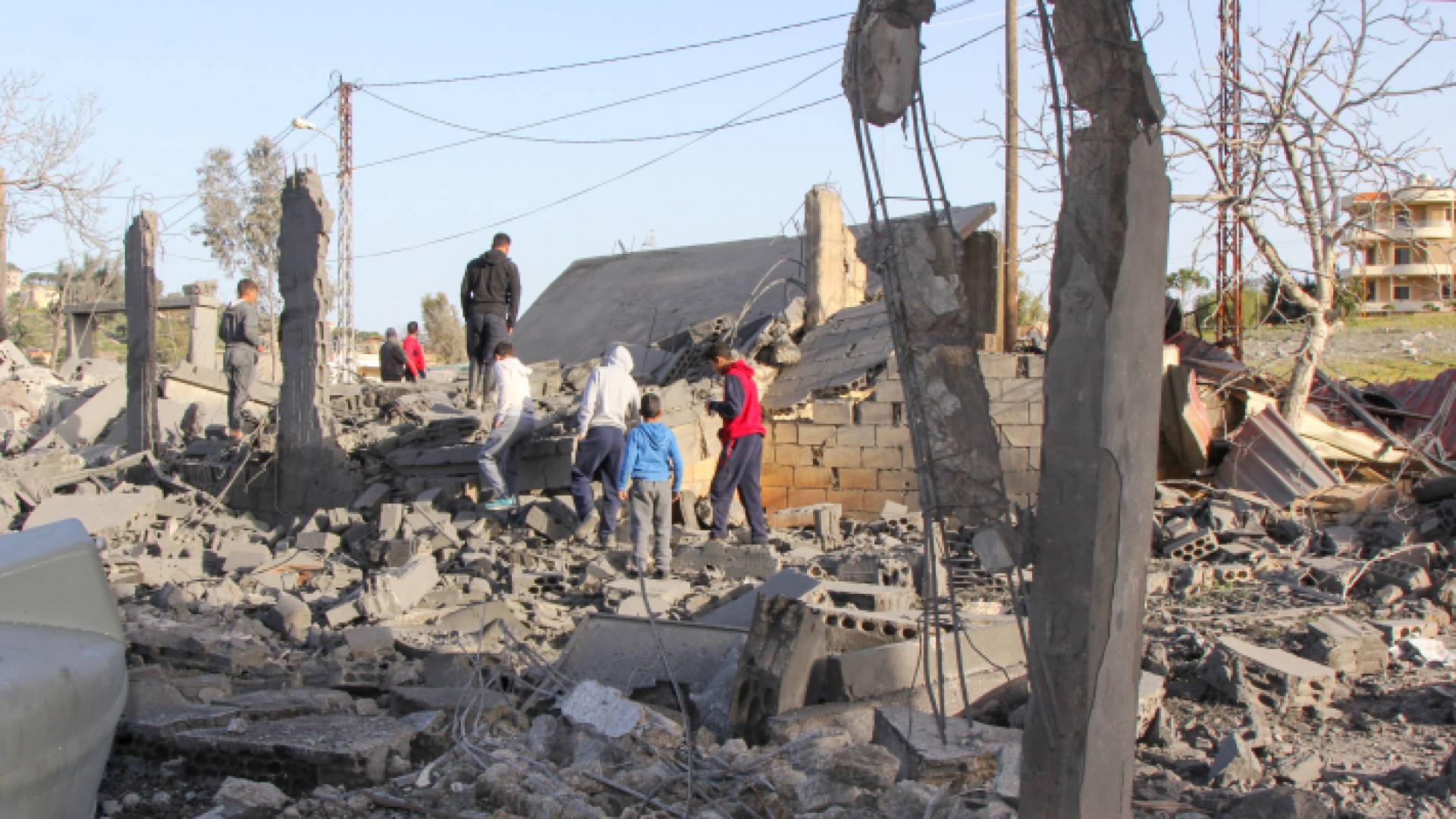 غارات الاحتلال تستهدف منزلا جنوب لبنان