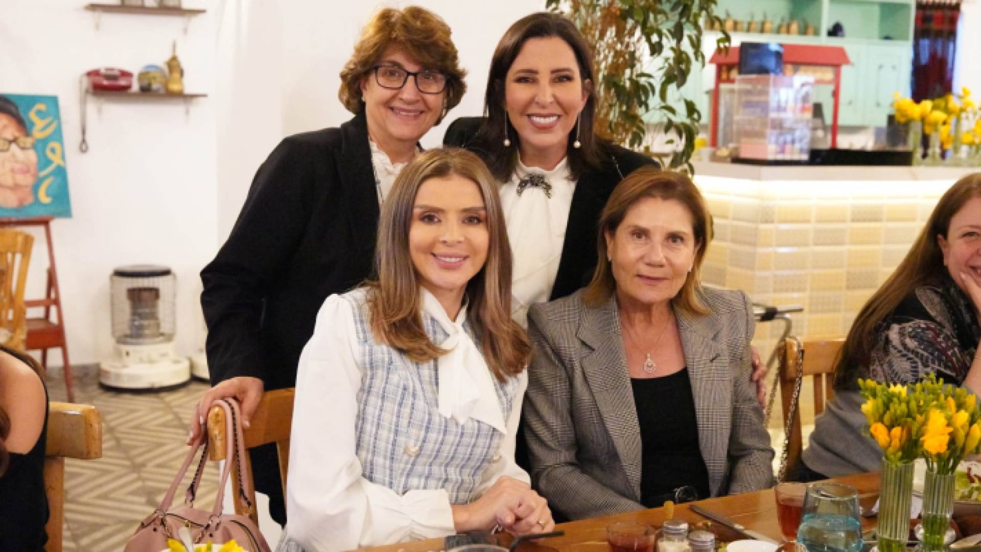 خلال لقاء الإعلامية غادة سابا مع عدد من النساء