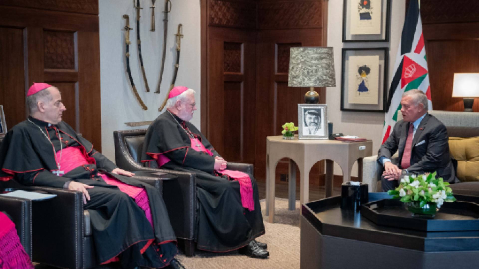 الملك عبدالله الثاني خلال لقاء غالاغير