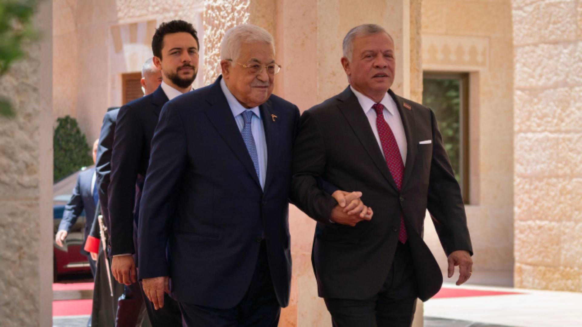 جلالة الملك عبدالله الثاني والرئيس الفلسطيني محمود عباس - أرشيفية