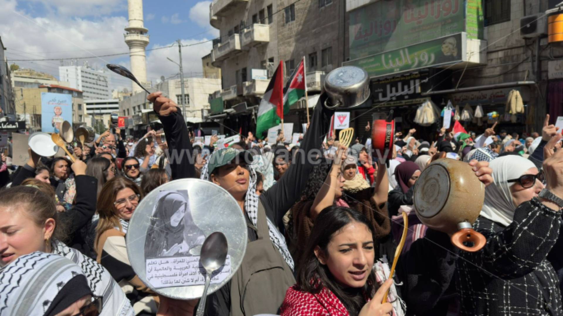 مسيرة في وسط البلد بالعاصمة عمان نصرة للأهل في غزة