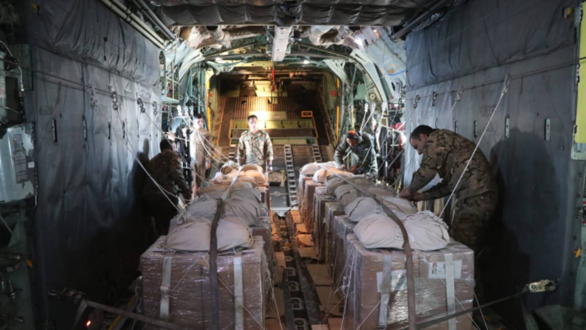 انزال جوي اغاثي