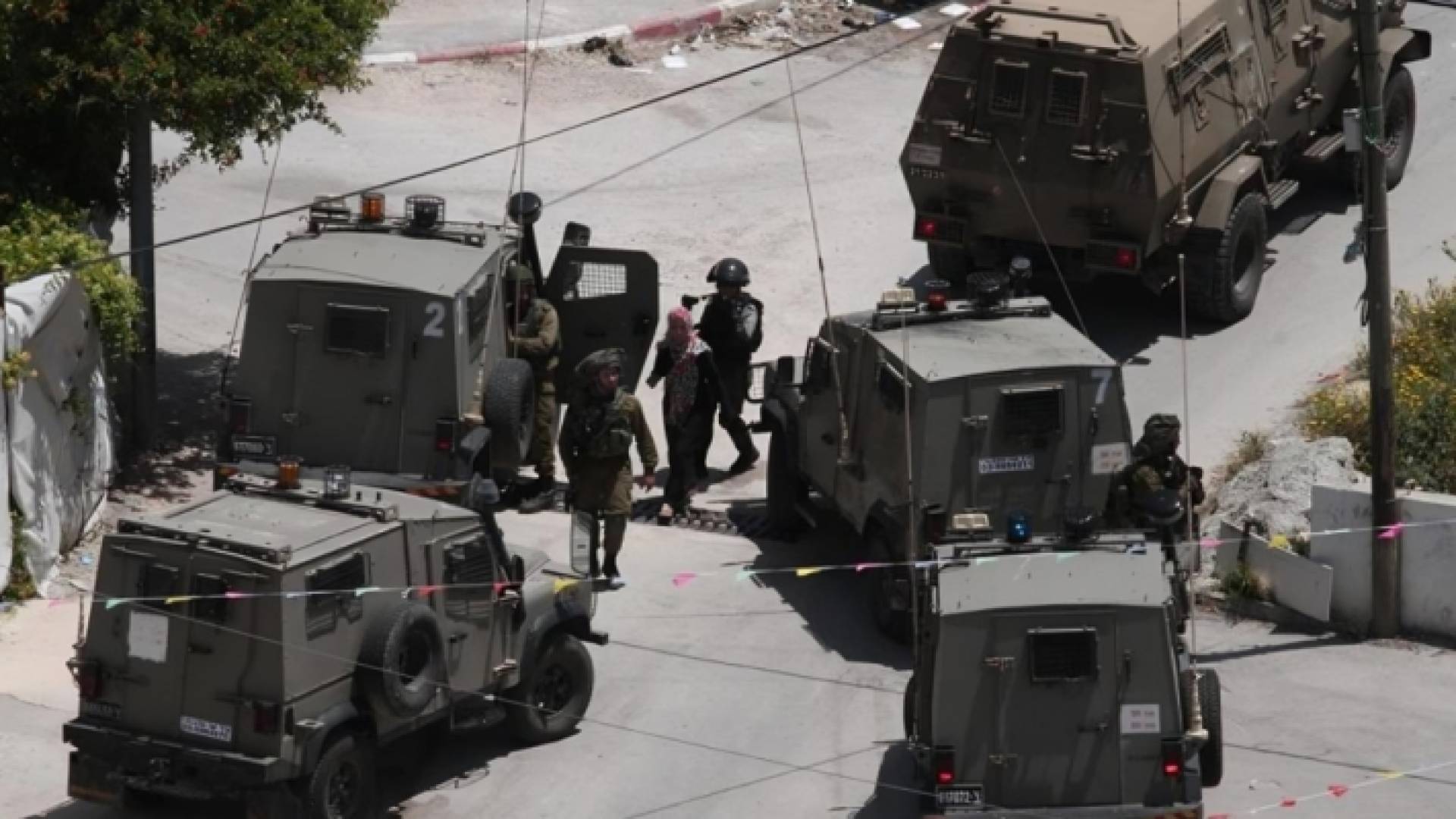 آليات الاحتلال خلال اقتحام مدن في الضفة الغربية