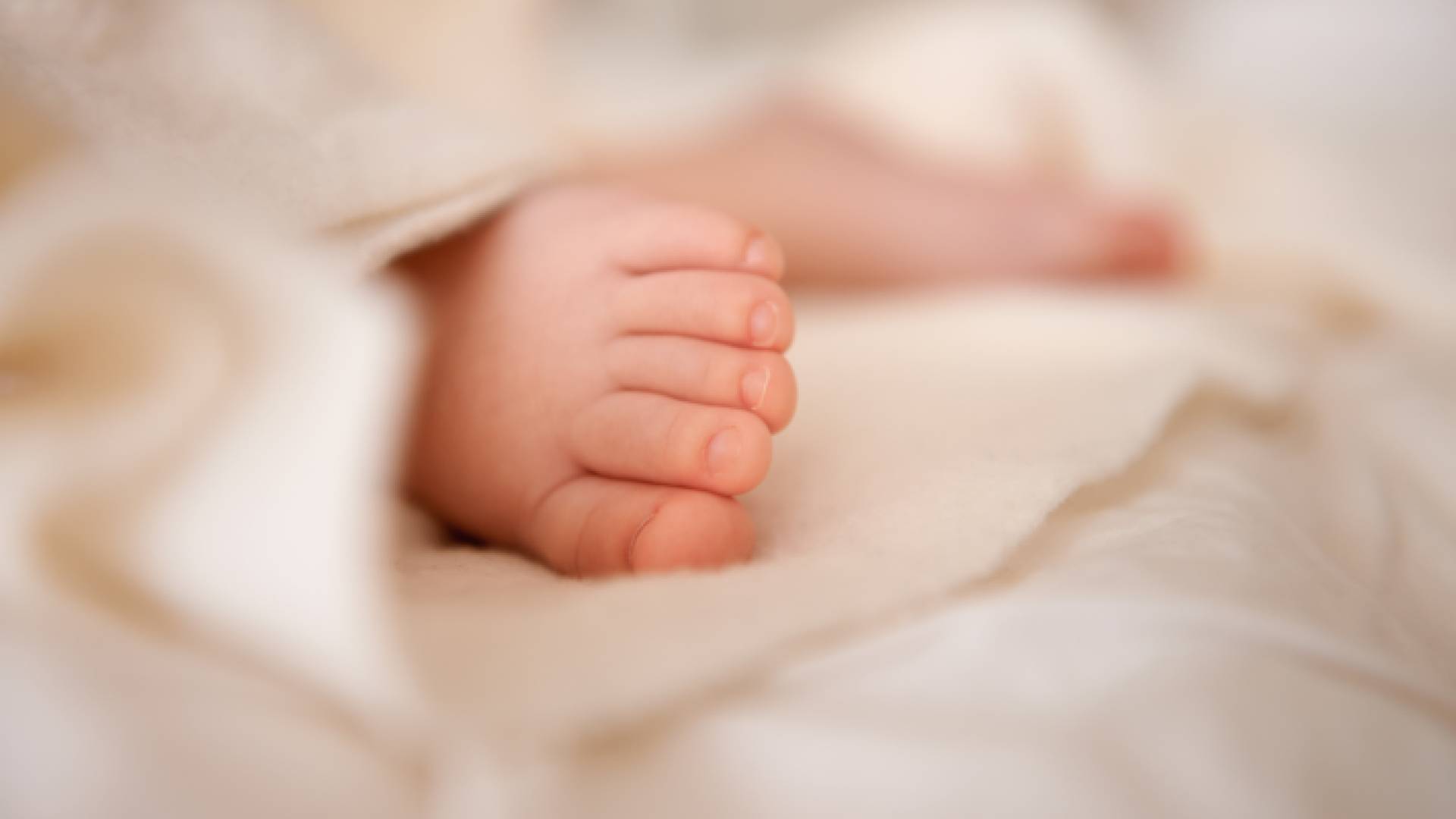 مصدر: الموقوفان حاولا دفن جثة الرضيعة