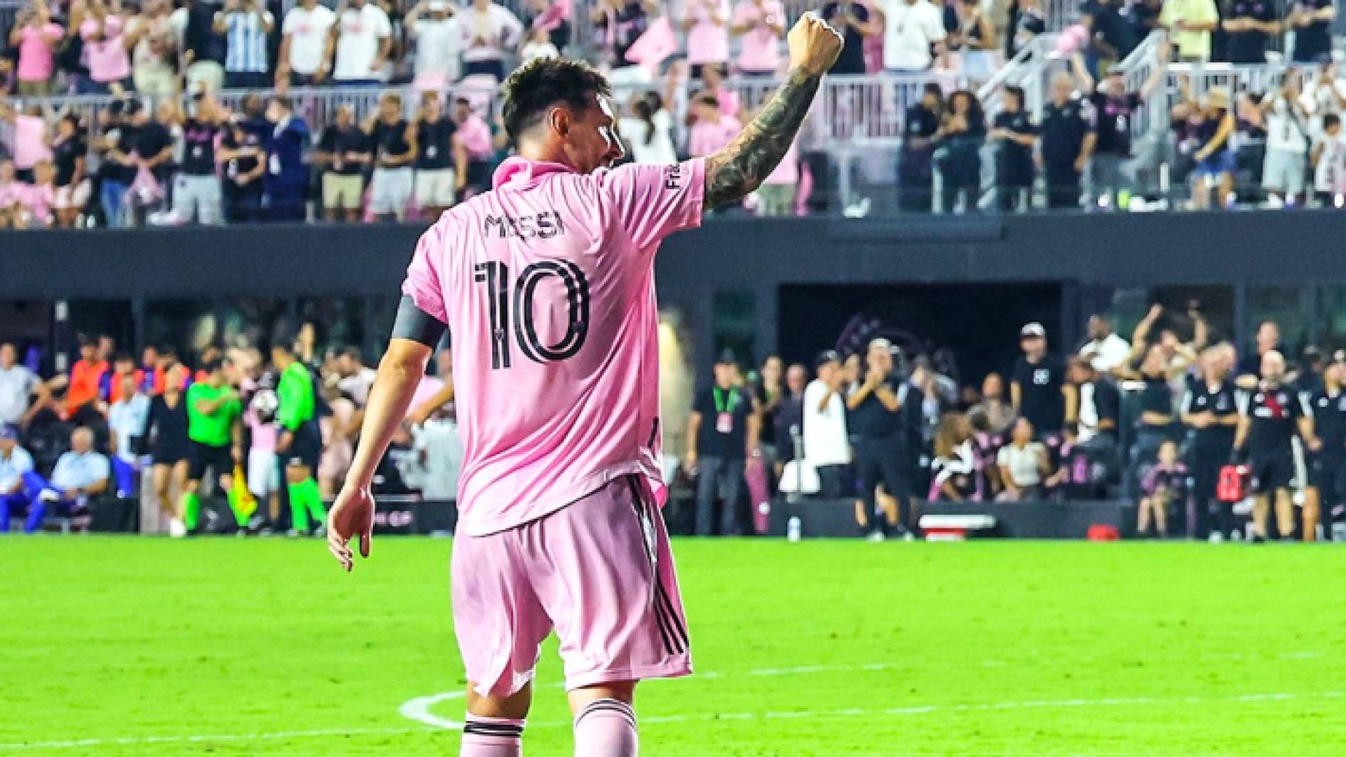 النجم الأرجنتيني ليونيل ميسي