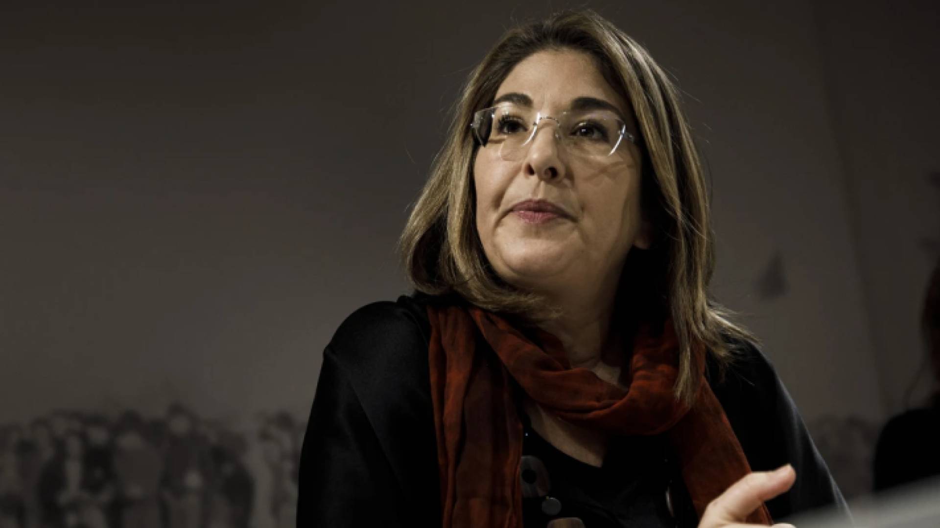 الكاتبة نعومي كلاين